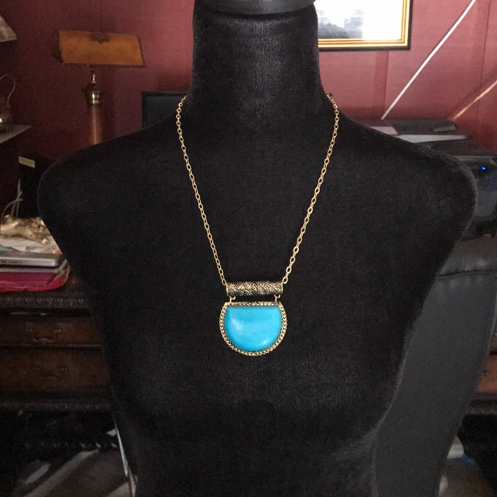Beautiful NWOT tag turquoise  necklace purchased at Macy’s. New condition.